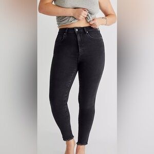 NWT.. FREE PEOPLE  We The Free Raw High-Rise Jeggings